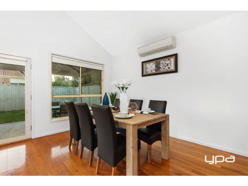 43 Wyperfeld Circuit, Caroline Springs VIC 3023