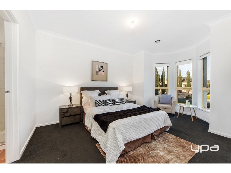 43 Wyperfeld Circuit, Caroline Springs VIC 3023