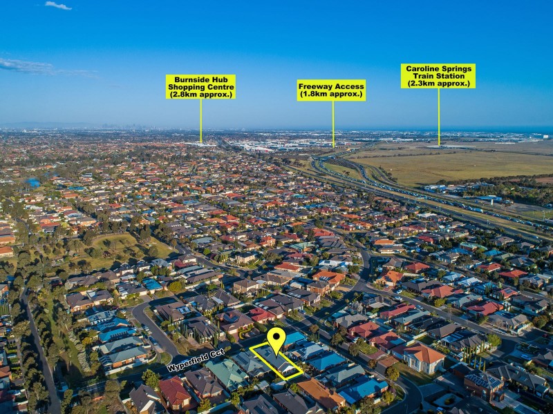 43 Wyperfeld Circuit, Caroline Springs VIC 3023