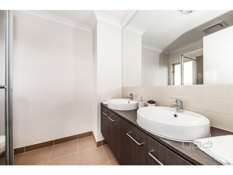 69 Keynes Circuit, Plumpton VIC 3335