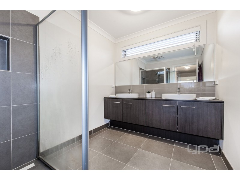 69 Keynes Circuit, Plumpton VIC 3335