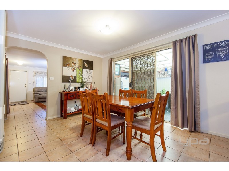 22  Macklin Way, Caroline Springs VIC 3023