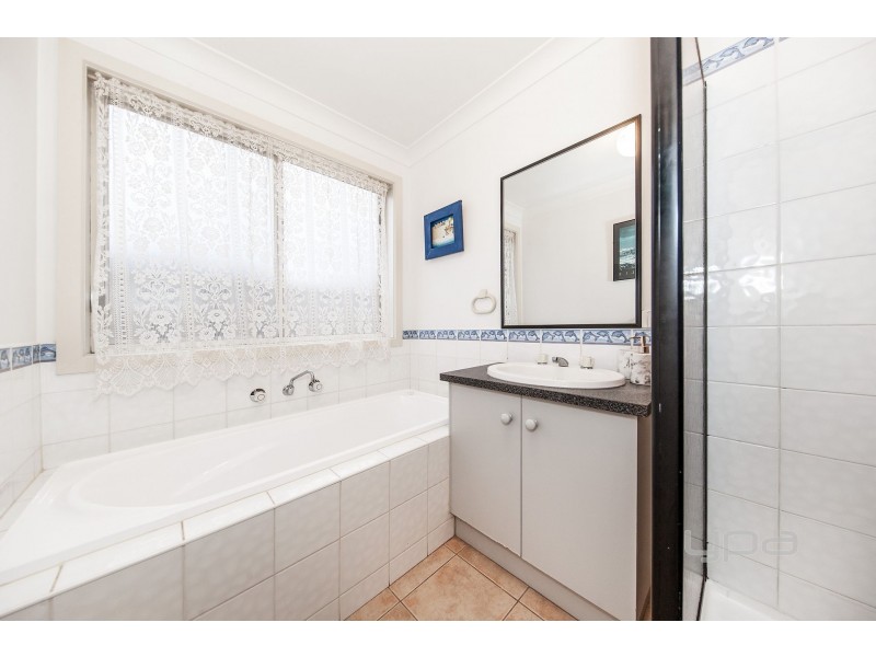 22  Macklin Way, Caroline Springs VIC 3023