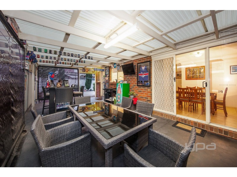 22  Macklin Way, Caroline Springs VIC 3023