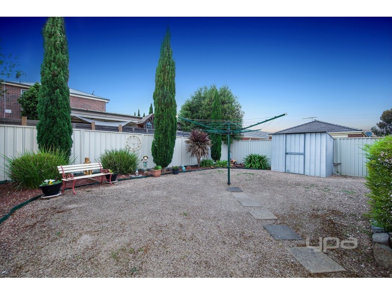 22  Macklin Way, Caroline Springs VIC 3023