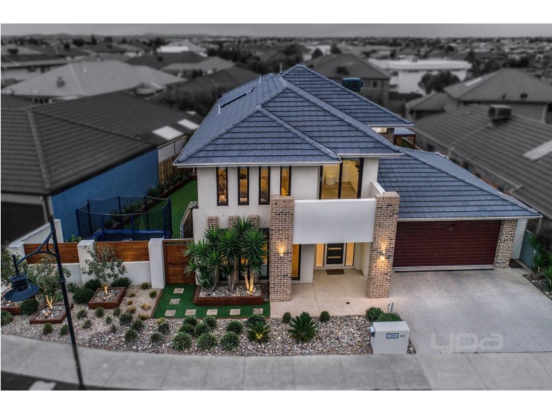 48 Rutherglen Way, Caroline Springs VIC 3023