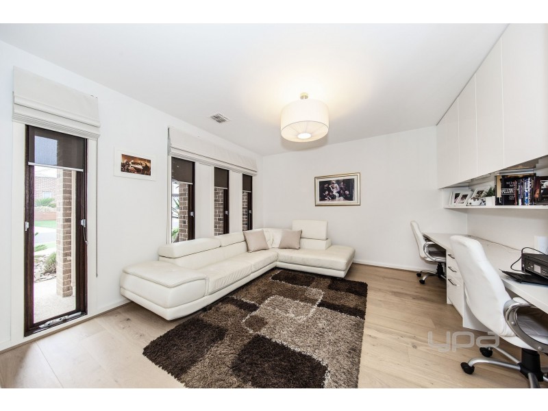 48 Rutherglen Way, Caroline Springs VIC 3023