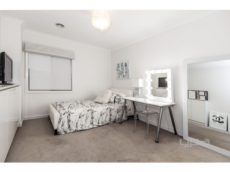 48 Rutherglen Way, Caroline Springs VIC 3023