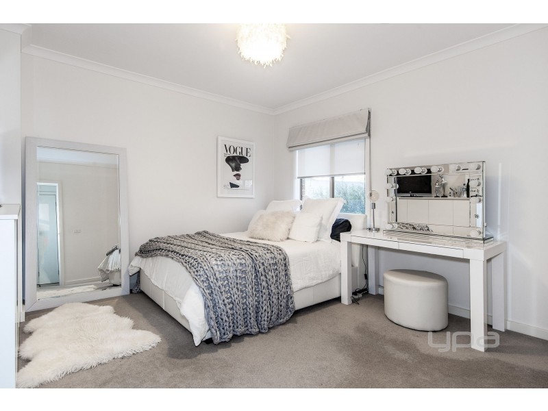 48 Rutherglen Way, Caroline Springs VIC 3023