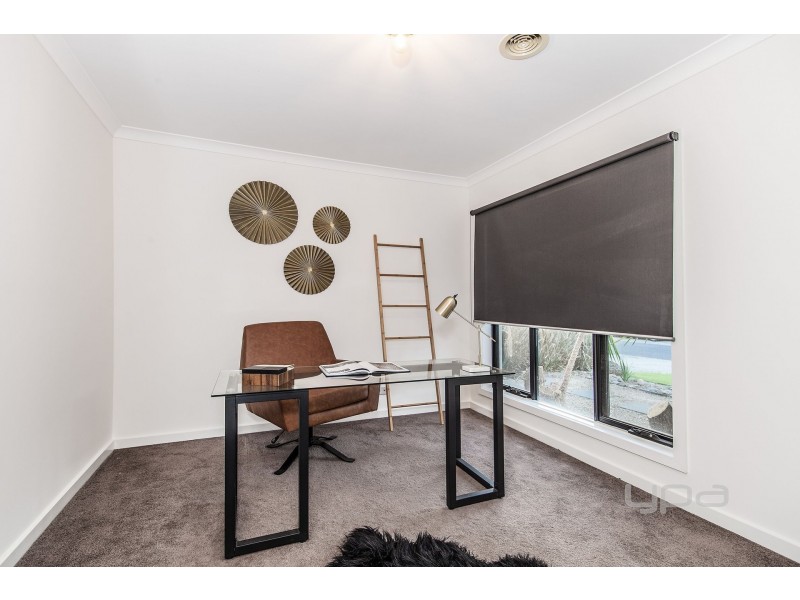 17 Stedman Court, Taylors Lakes VIC 3038