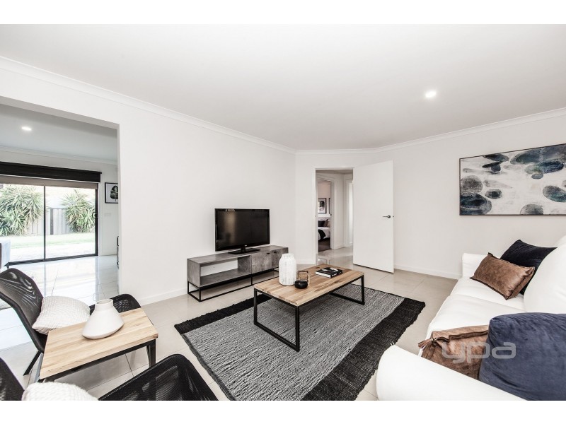 17 Stedman Court, Taylors Lakes VIC 3038