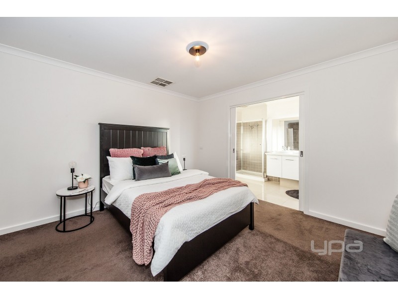 17 Stedman Court, Taylors Lakes VIC 3038