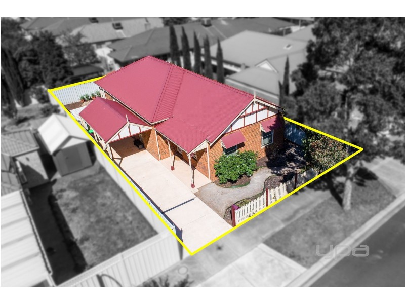 36 Naracoorte Drive, Caroline Springs VIC 3023