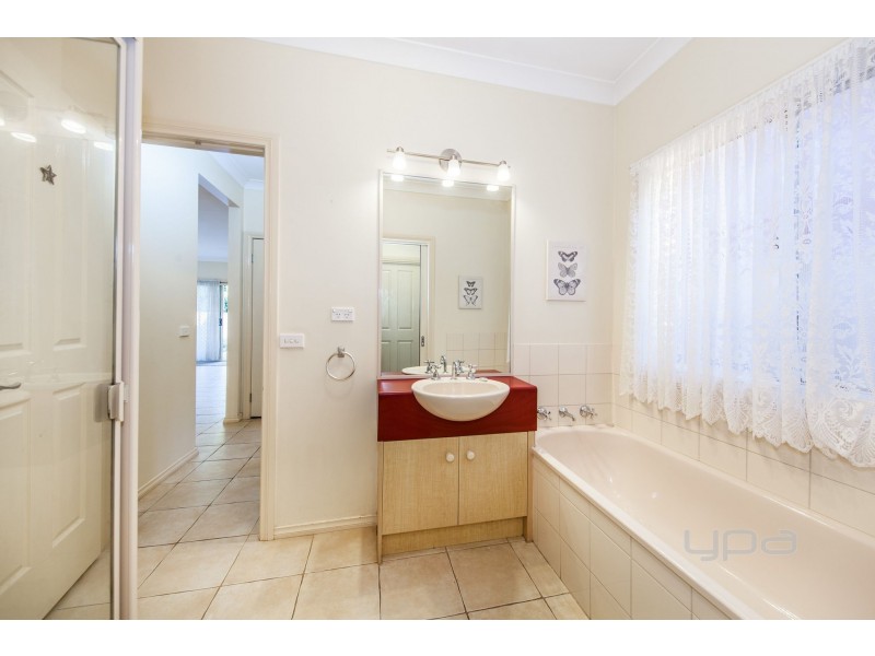 36 Naracoorte Drive, Caroline Springs VIC 3023