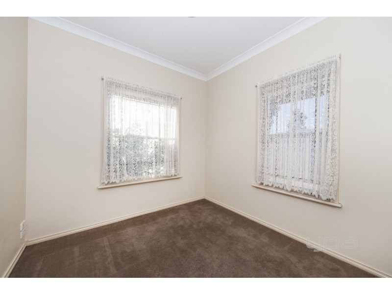 36 Naracoorte Drive, Caroline Springs VIC 3023