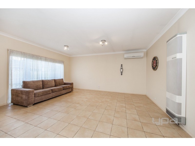 36 Naracoorte Drive, Caroline Springs VIC 3023