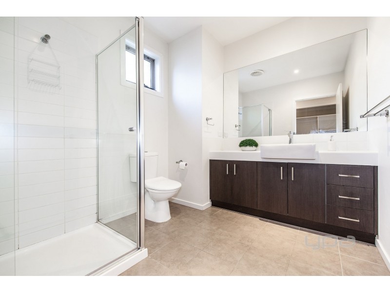 9/1-5 The Close, Caroline Springs VIC 3023