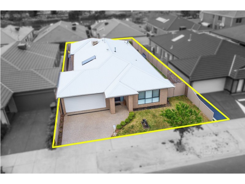 8 Orbis Avenue, Plumpton VIC 3335