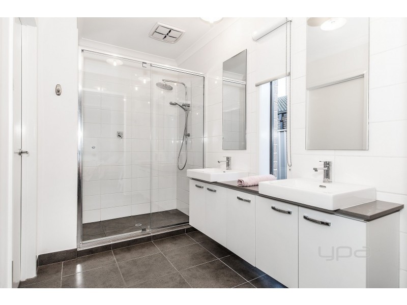 8 Orbis Avenue, Plumpton VIC 3335