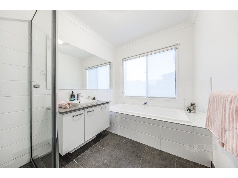 8 Orbis Avenue, Plumpton VIC 3335