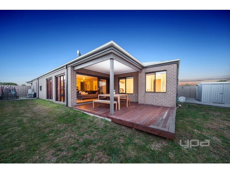 8 Orbis Avenue, Plumpton VIC 3335