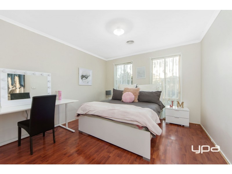 16 Tonelli Place, Burnside VIC 3023