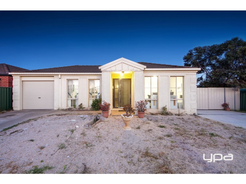 16 Tonelli Place, Burnside VIC 3023