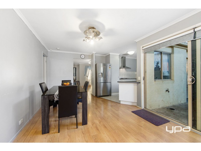 16 Tonelli Place, Burnside VIC 3023