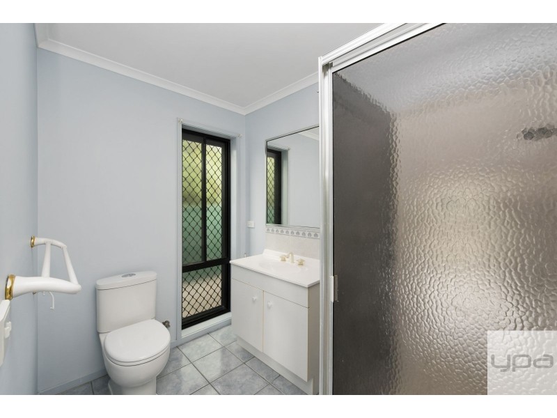 7 Cuthbert Place, Burnside VIC 3023