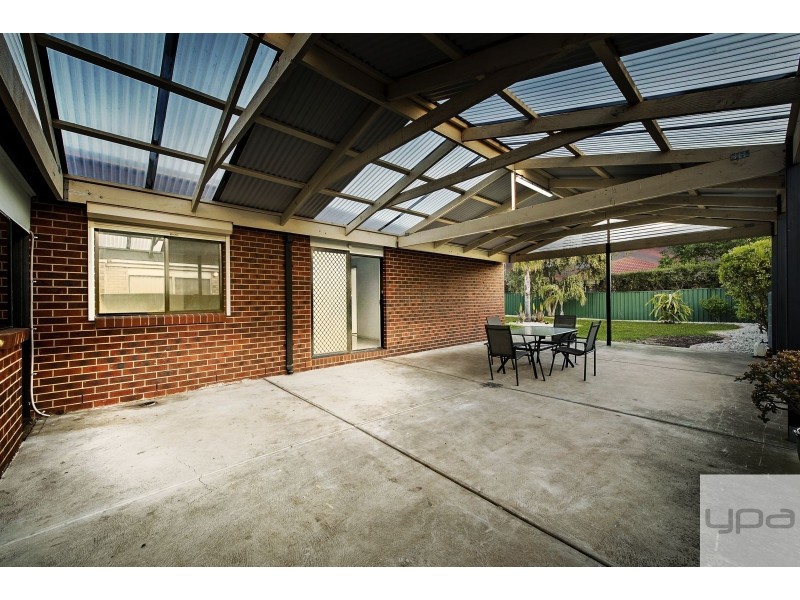 7 Cuthbert Place, Burnside VIC 3023