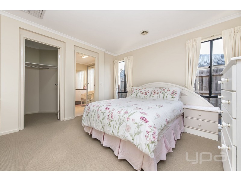 61 Jacaranda Drive, Taylors Hill VIC 3037