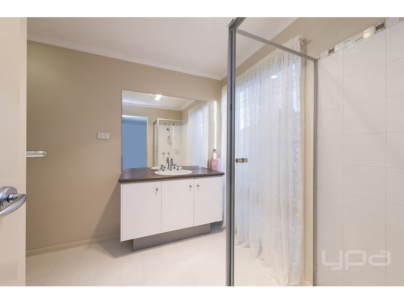 61 Jacaranda Drive, Taylors Hill VIC 3037