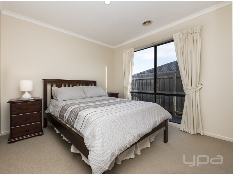 61 Jacaranda Drive, Taylors Hill VIC 3037