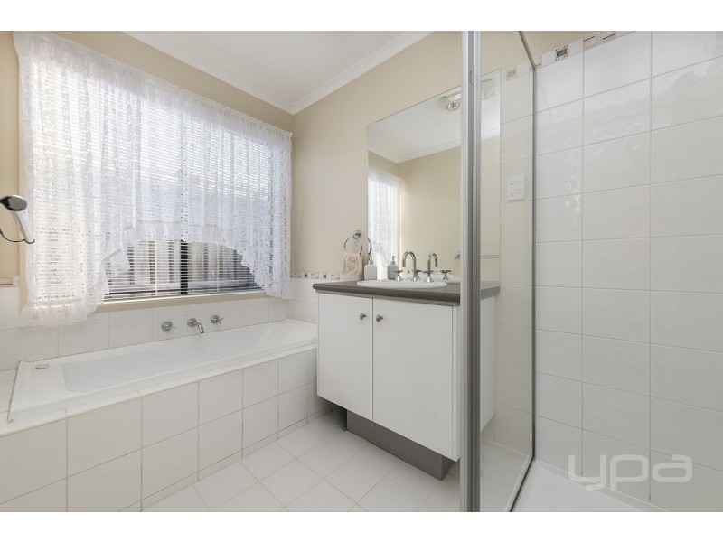 61 Jacaranda Drive, Taylors Hill VIC 3037