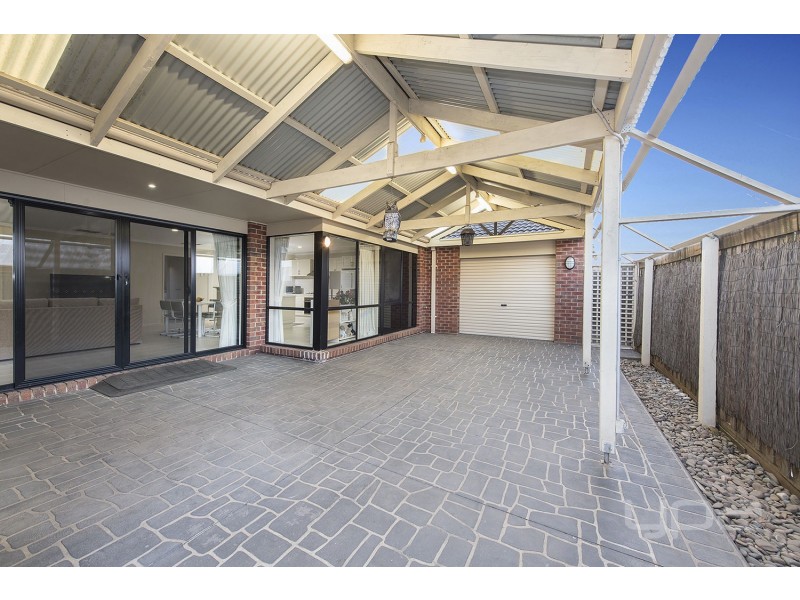 61 Jacaranda Drive, Taylors Hill VIC 3037