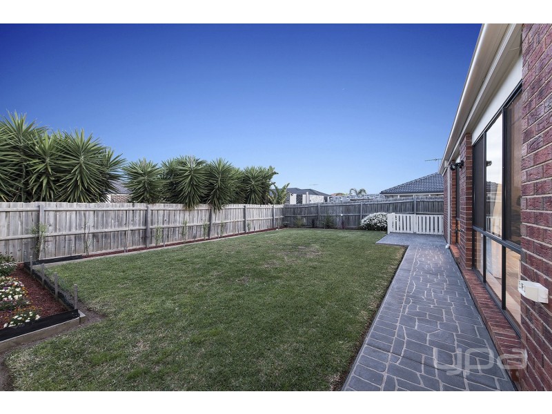 61 Jacaranda Drive, Taylors Hill VIC 3037