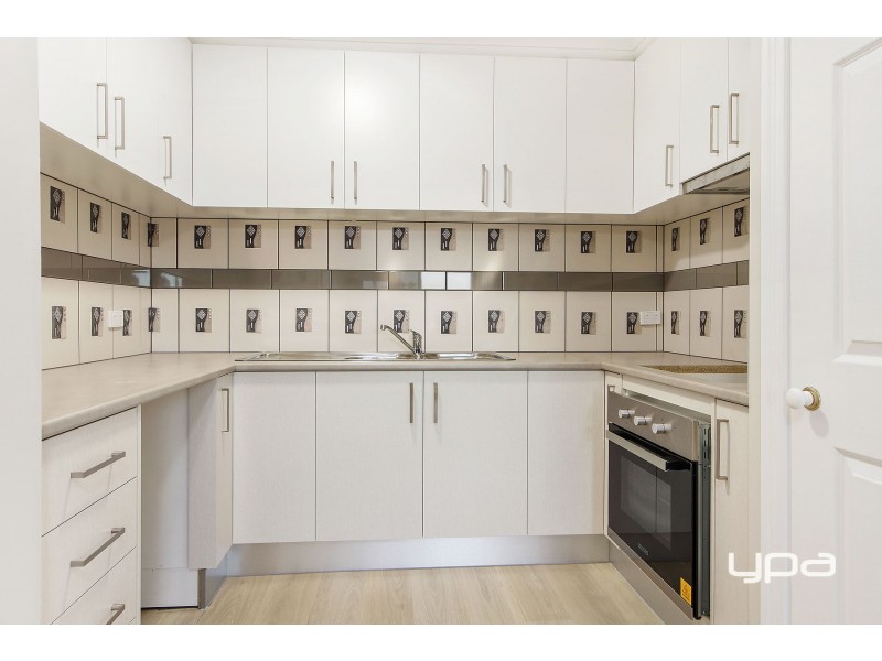 2/4 Carroll Street, Deer Park VIC 3023