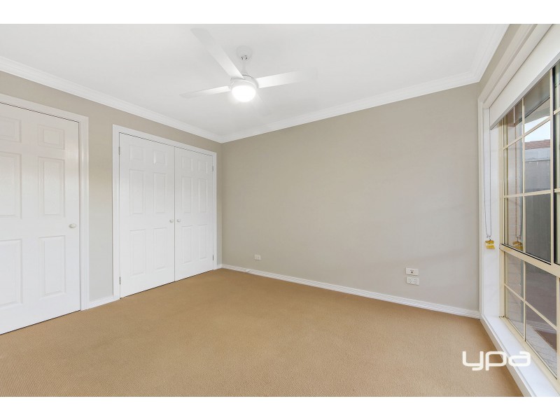 2/4 Carroll Street, Deer Park VIC 3023