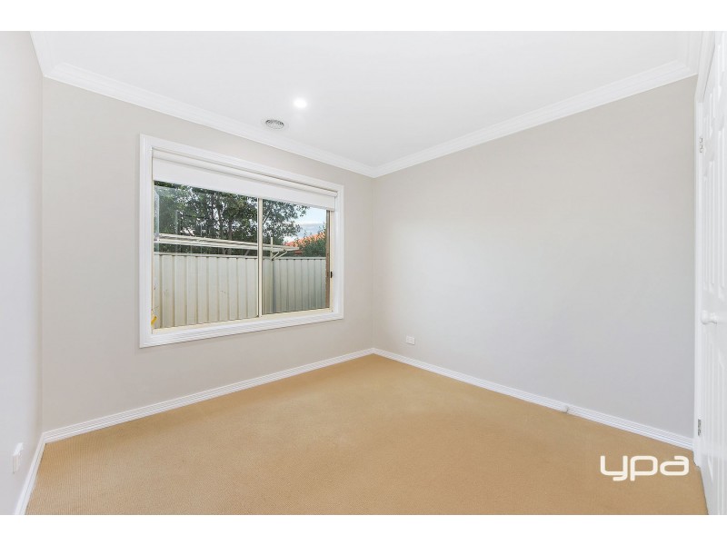 2/4 Carroll Street, Deer Park VIC 3023