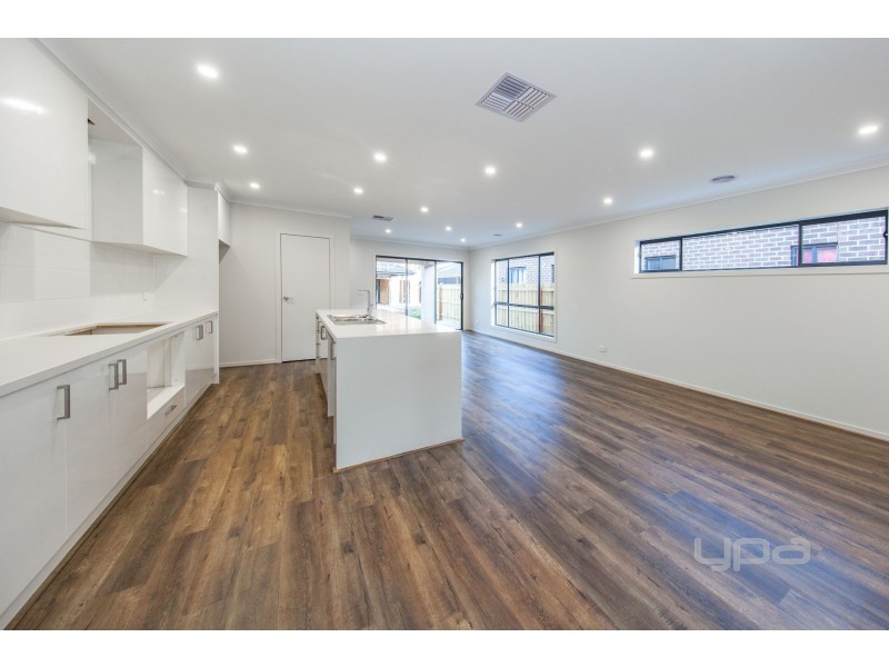 13 Jarvis Road, Rockbank VIC 3335