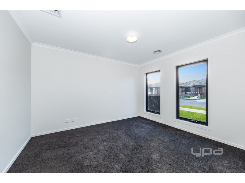 13 Jarvis Road, Rockbank VIC 3335