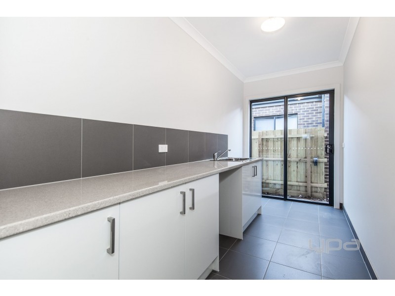 13 Jarvis Road, Rockbank VIC 3335