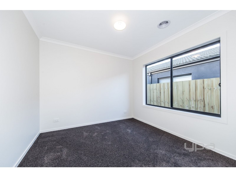 13 Jarvis Road, Rockbank VIC 3335