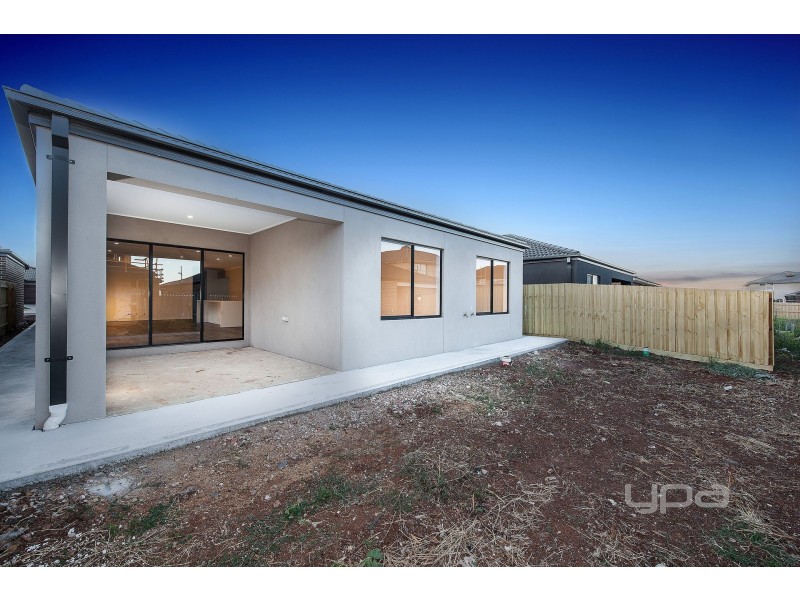 13 Jarvis Road, Rockbank VIC 3335