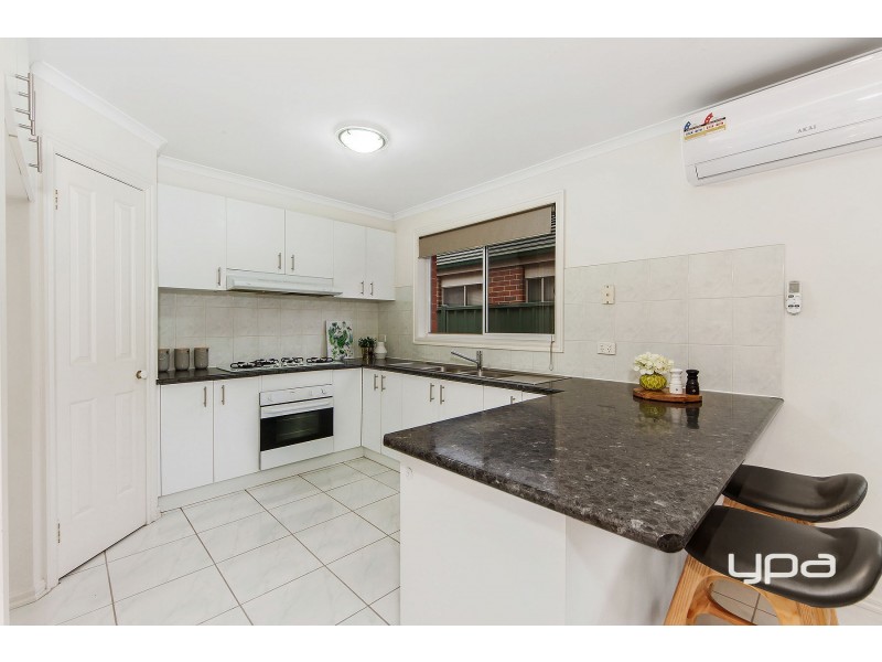 39 Goulburn Circuit, Caroline Springs VIC 3023