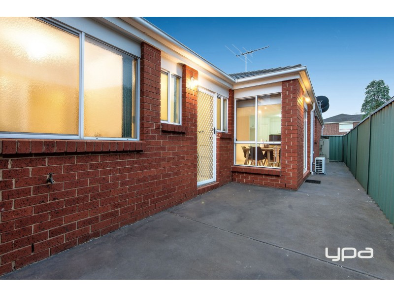 39 Goulburn Circuit, Caroline Springs VIC 3023