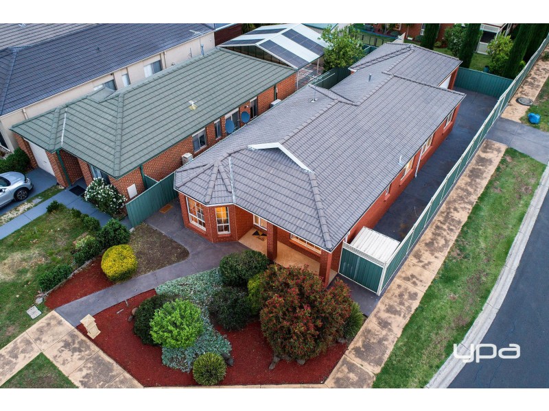 39 Goulburn Circuit, Caroline Springs VIC 3023