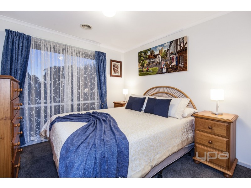 33 Danthonia Street, Delahey VIC 3037