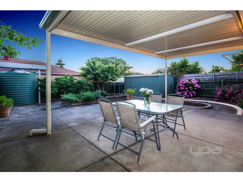 33 Danthonia Street, Delahey VIC 3037