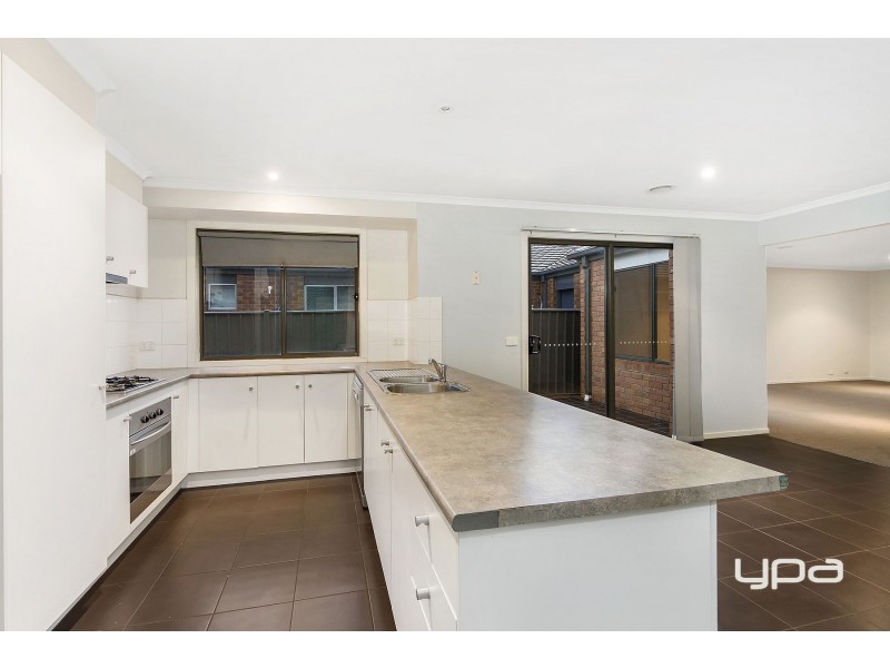 9 Ormesby Place, Deer Park VIC 3023